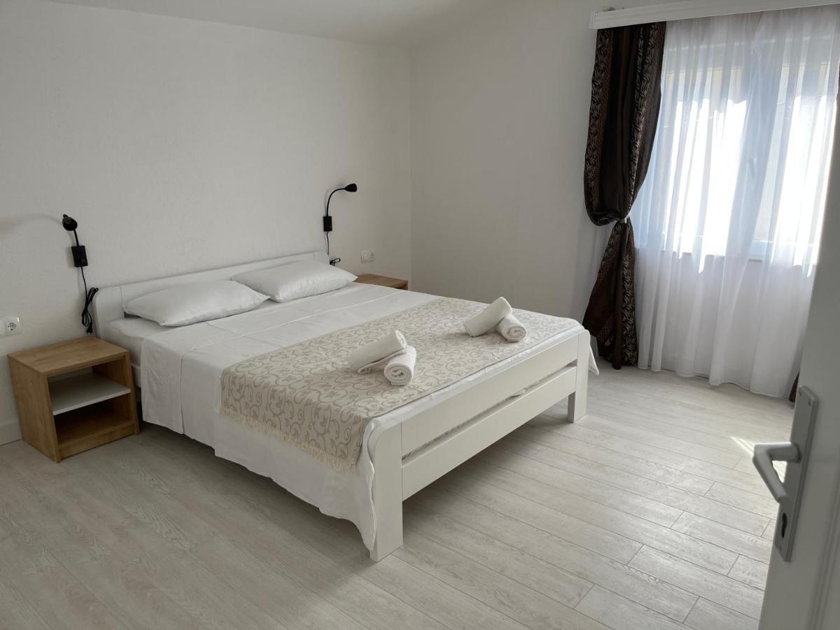 Sea View, Peaceful. Apartment Makarska Bagian luar foto