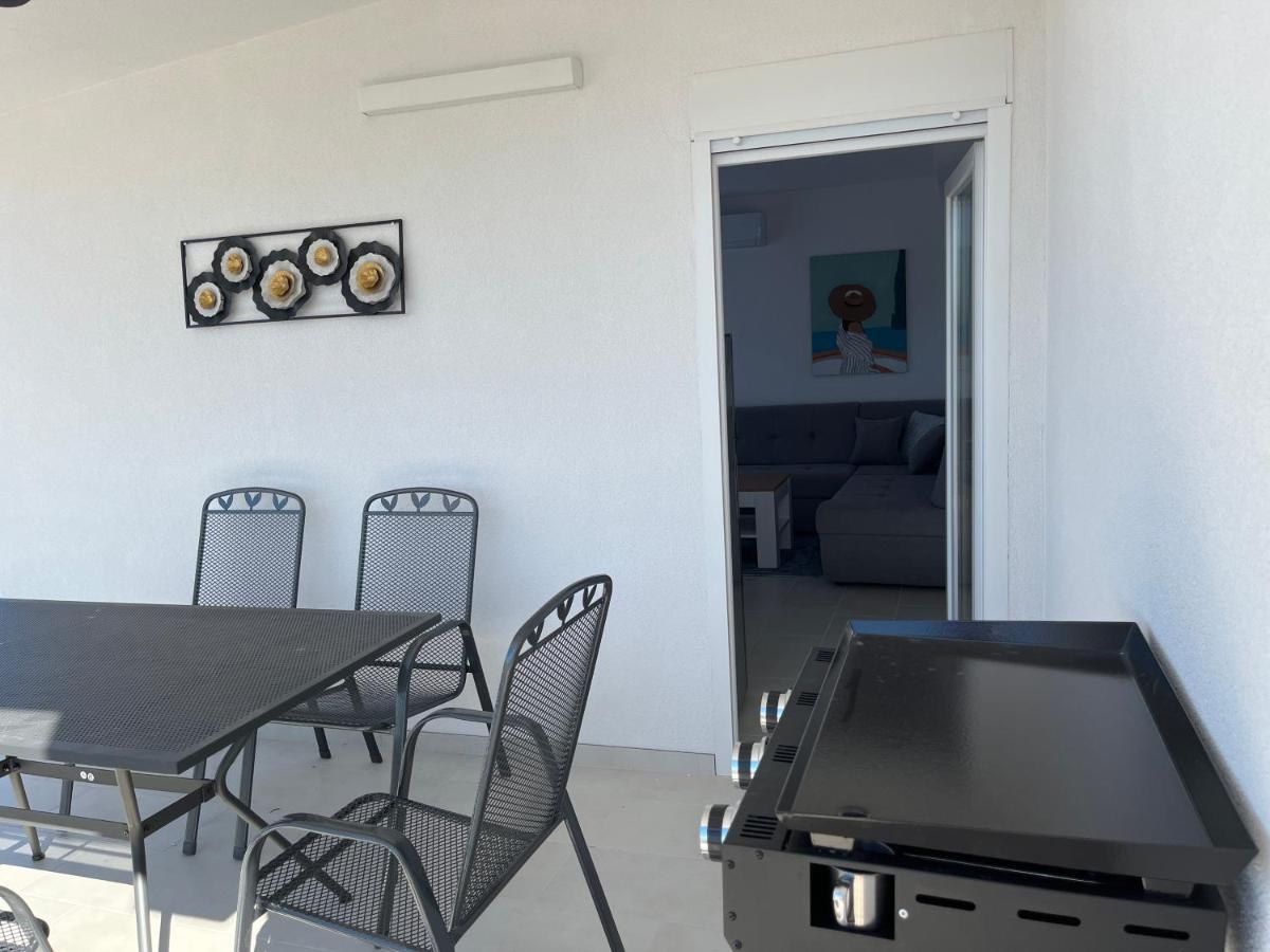 Sea View, Peaceful. Apartment Makarska Bagian luar foto