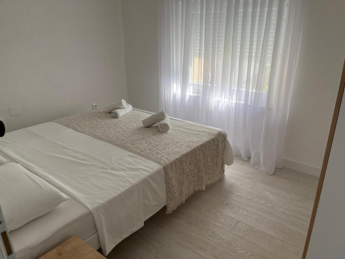 Sea View, Peaceful. Apartment Makarska Bagian luar foto