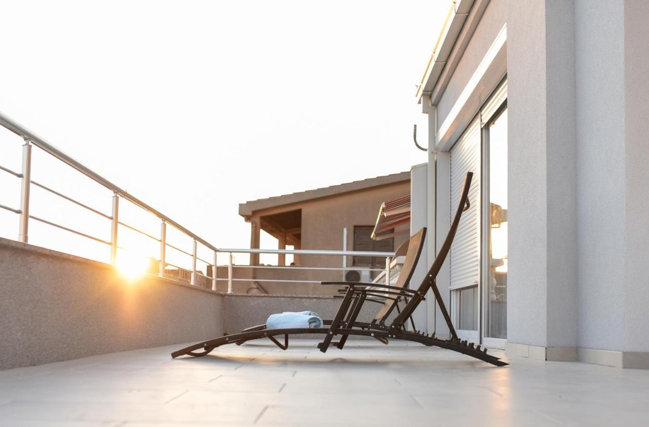 Sea View, Peaceful. Apartment Makarska Bagian luar foto